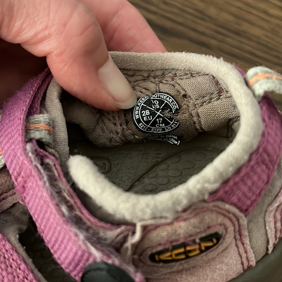 Keen sandals! Size 10 purple - Picture 2 of 4